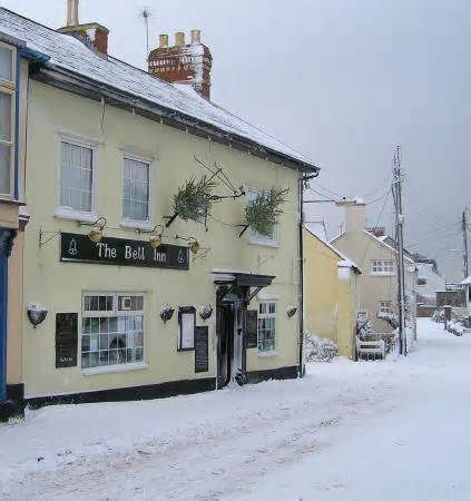 Organise a pub crawl with friends or family Photo